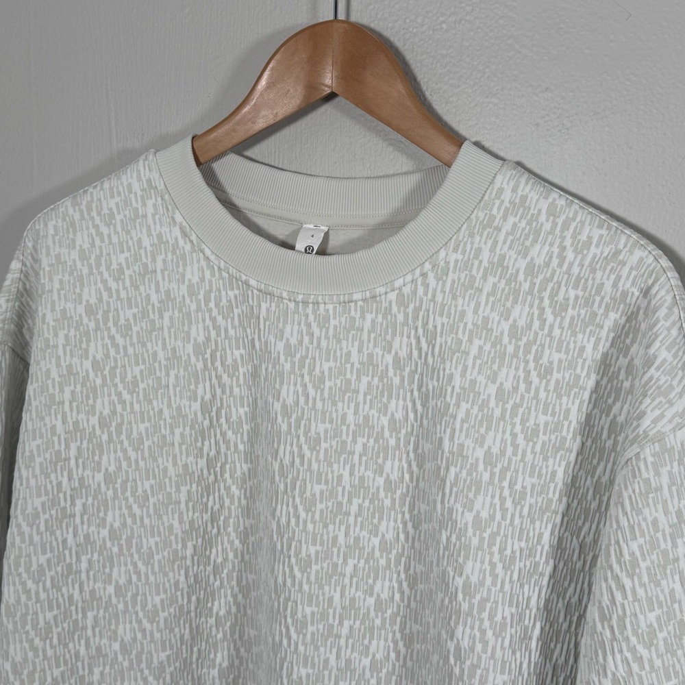 Lululemon White Textured Pullover Crew Neck Sweatshirt Size 4 Cozy Minimalist